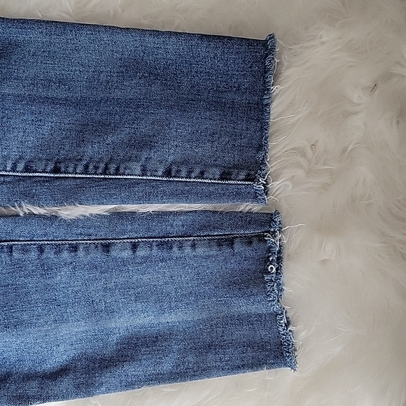 Old Navy Higher High-Rise OG Straight Button-Fly Ripped Jeans - Picture 10 of 10